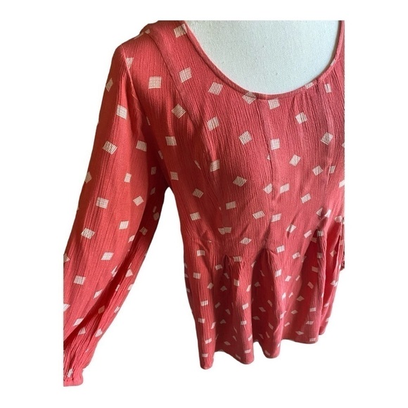 TORRID-FIT AND FLARE TOP-SIZE 1x - Picture 3 of 8